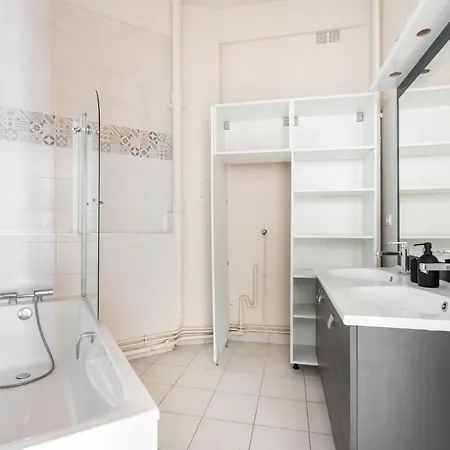 Luxurious Flat Rue De La Pompe Apartment