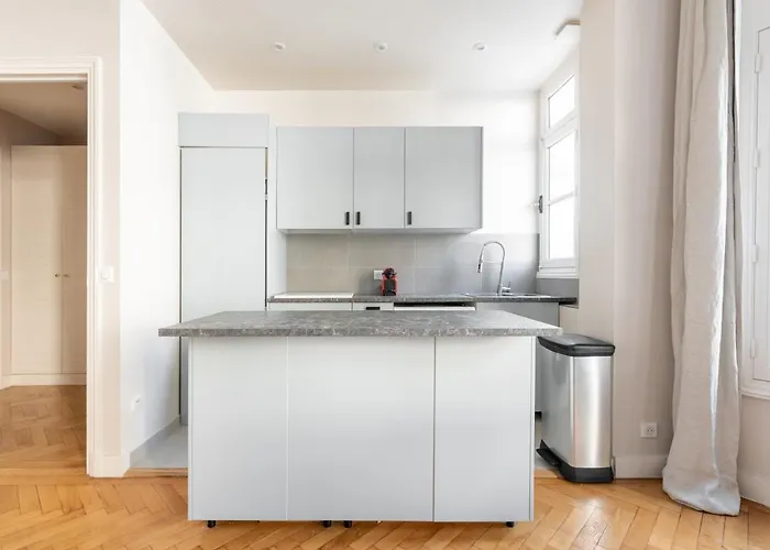 Luxurious Flat Rue De La Pompe *